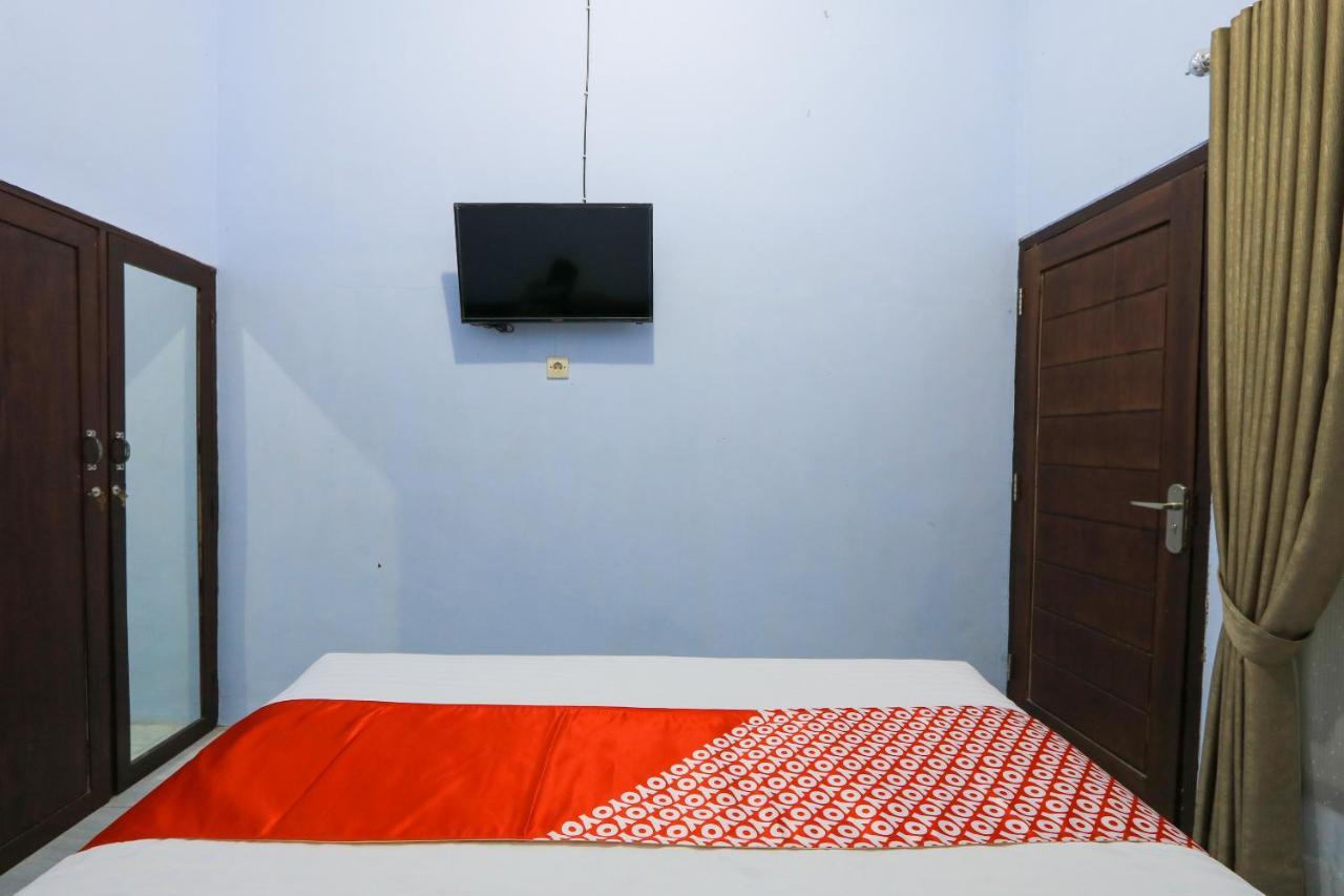 Oyo 2453 Artha Graha Vip Hotel Banyuwangi  Exterior foto