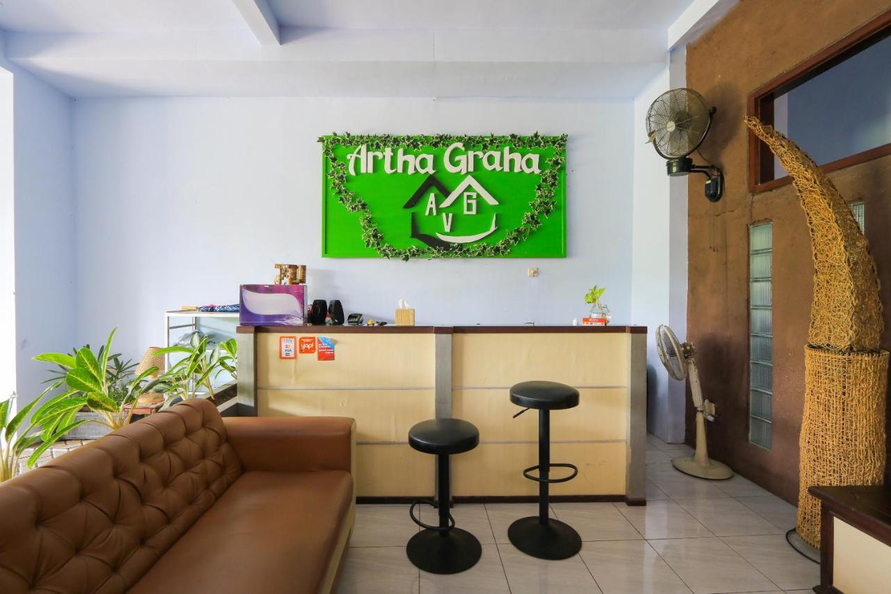 Oyo 2453 Artha Graha Vip Hotel Banyuwangi  Exterior foto